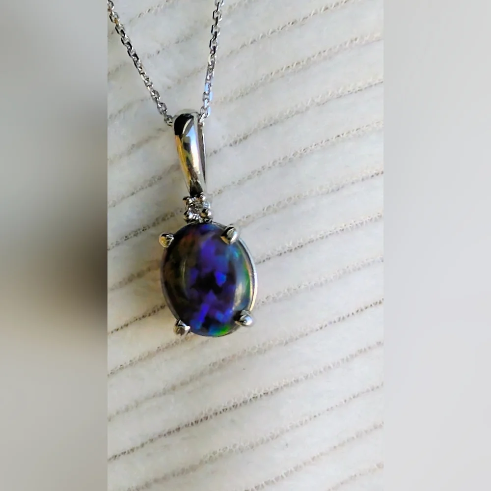South Africa QGI IYKT WHITE GOLD chain with Black OPAL stone & Diamond Necklace